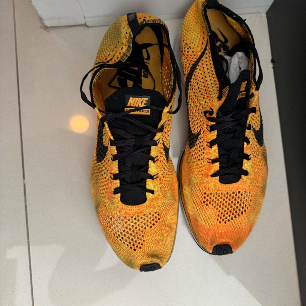 Nike FLYKNIT SIZE 13 good condition - Picture 2 of 4